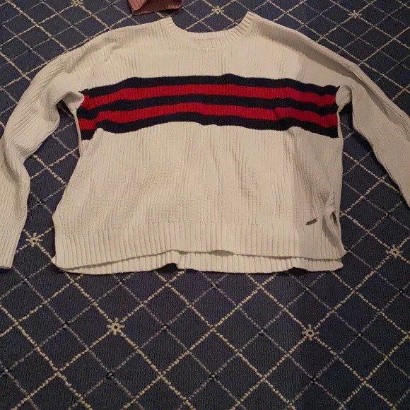 Sweaters - Picture 2 of 6